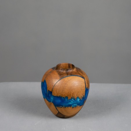 Mały wazon ozdobny z drewna i żywicy epoksydowej