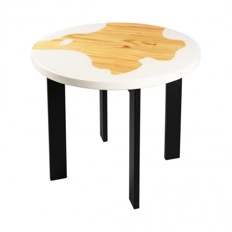 drewniany stolik kawowy do salony z żywicą